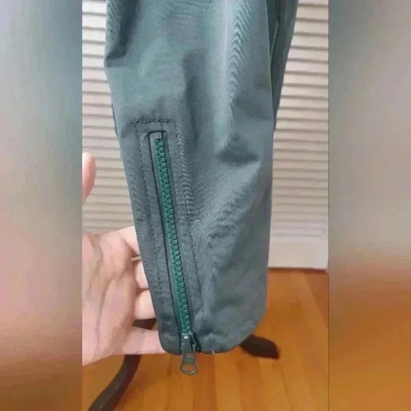 ASICS Women's Medium  Jacket - Picture 8 of 12